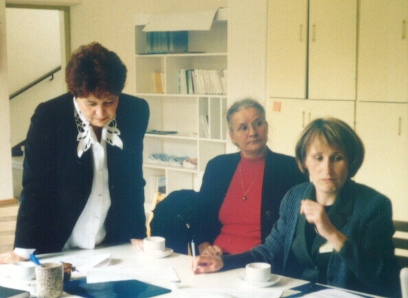 Galina Mihhailova, Lisa Hovinheimo ja Natalja Makarova redaktsioonitoimkonnas
