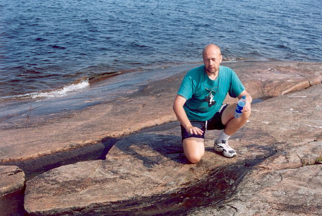 Harvet Toots Äänisjärve kaljujooniste ekspeditsioonil suvel 2001.